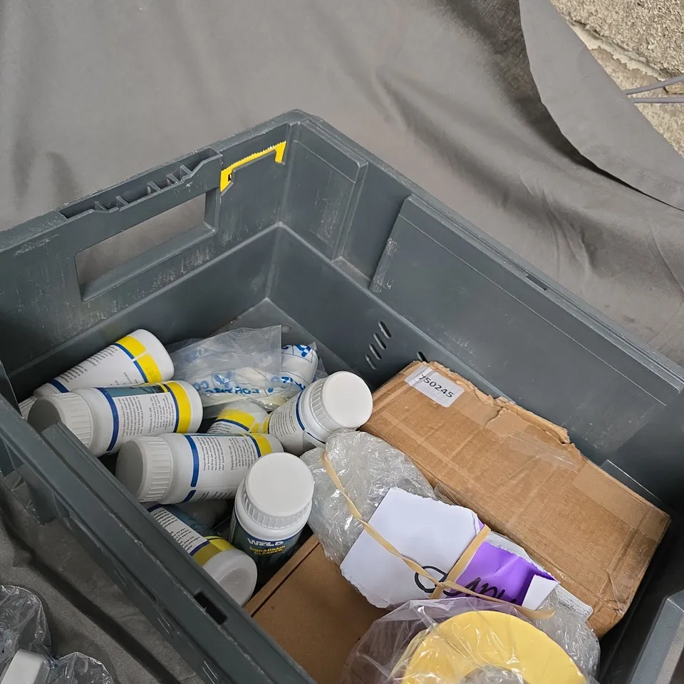 APPROXIMATLEY 15 ITEMS OF ASSORTED HEALTH & BEAUTY BOTTLES WITH KITCHEN GADGETS .