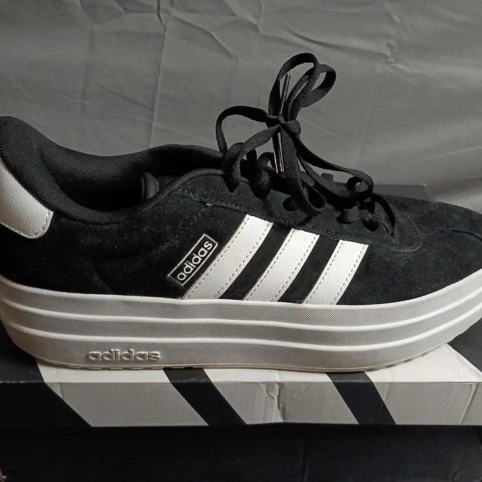 BOXED  PAIR OF ADIDAS SUPERNOVA RISE 2 TRAINERS  - UK SIZE 8