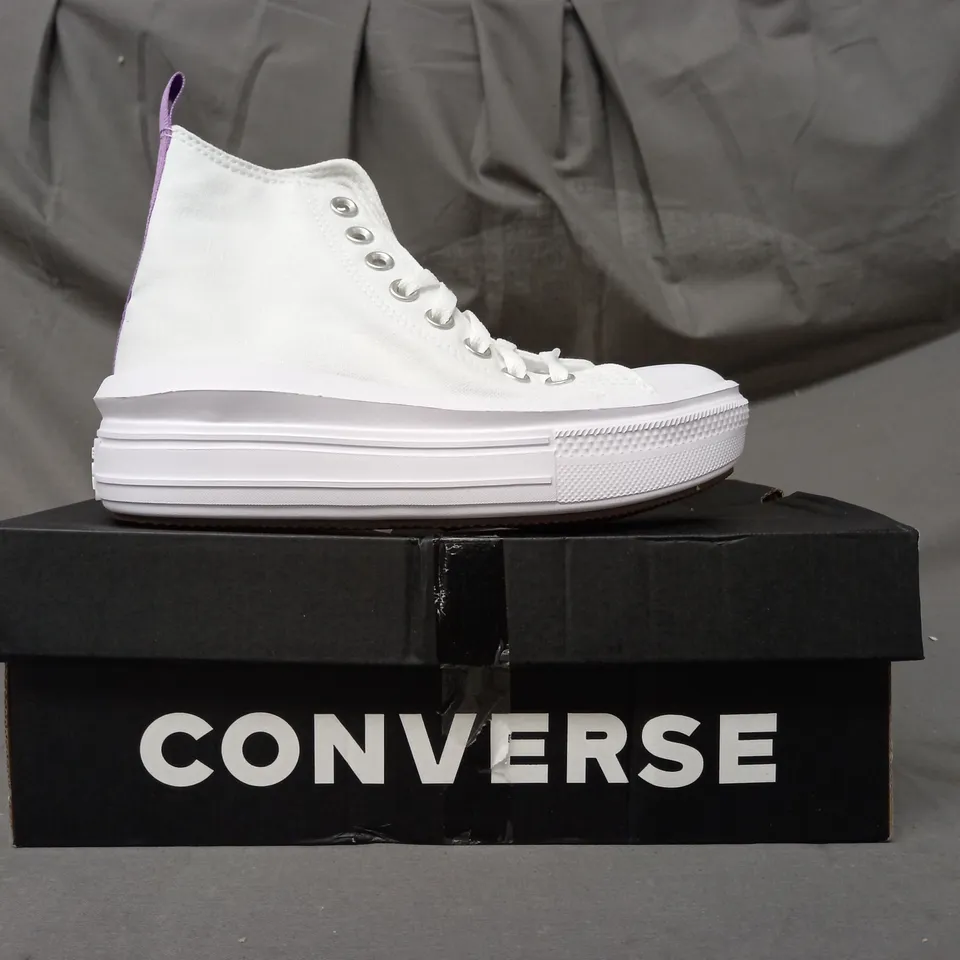 BOXED PAIR OF CONVERSE SHOES IN WHITE/PURPLE UK SIZE 3