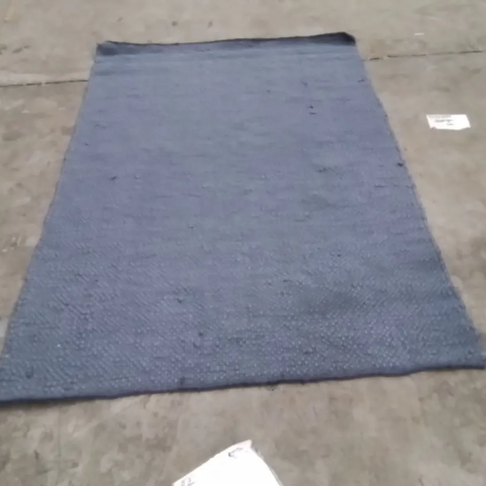 QUALITY DESIGNER AREA RUG - APPROXIMATELY 190X120CM