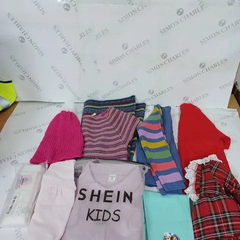 BOX OF ASSORTED CHILDRENS CLOTHING VARYING IN SIZE/COLOUR/STYLE TO INCLUDE: TOPS, DRESSES, JUMPERS
