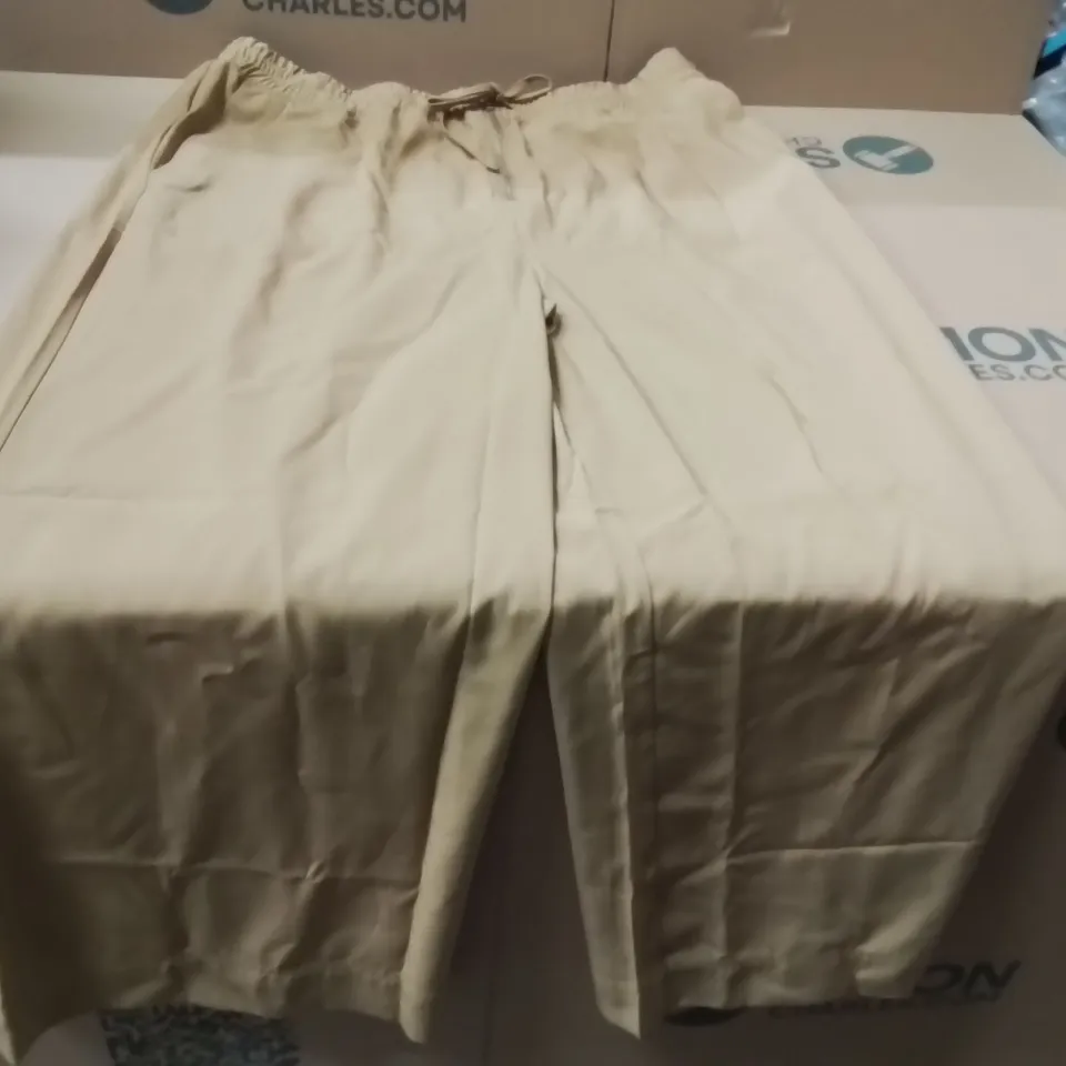 BOXED BRAND NEW APPROXIMATELY 26 JD WILLIAMS UTILITY WIDE LEG TROUSERS MUSHROOM SIZE 22