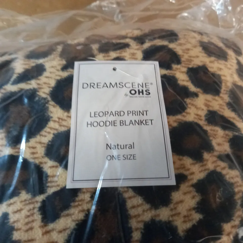 BAGGED DREAMSCENE LEOPARD PRINT HOODIE BLANKET - ONE SIZE