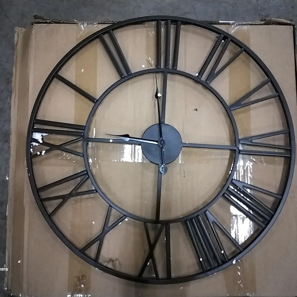 BOXED VINTAGE WITH ROMAN NUMERAL SILENT WALL CLOCK 