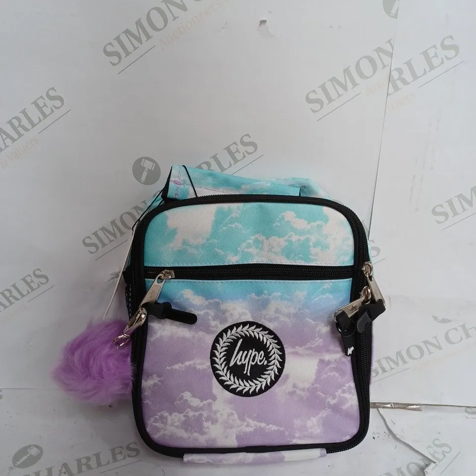 HYPE CLOUD FADE LUNCHBOX BAG