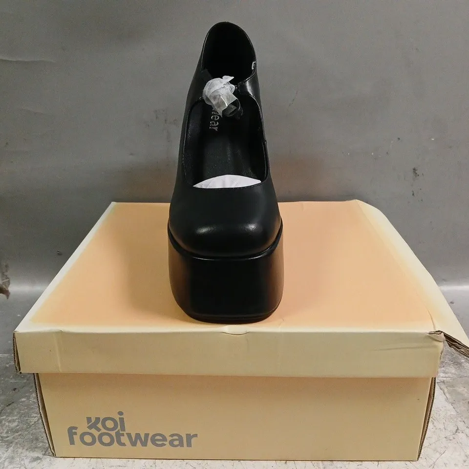 BOXED PAIR OF KOI DARKBLOOM BLACK PLATFORM HEELS SIZE UK 7
