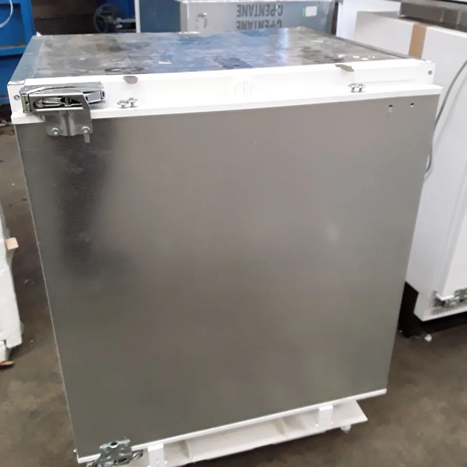 BOSCH KUR15AFF0G INTERGRATED FRIDGE