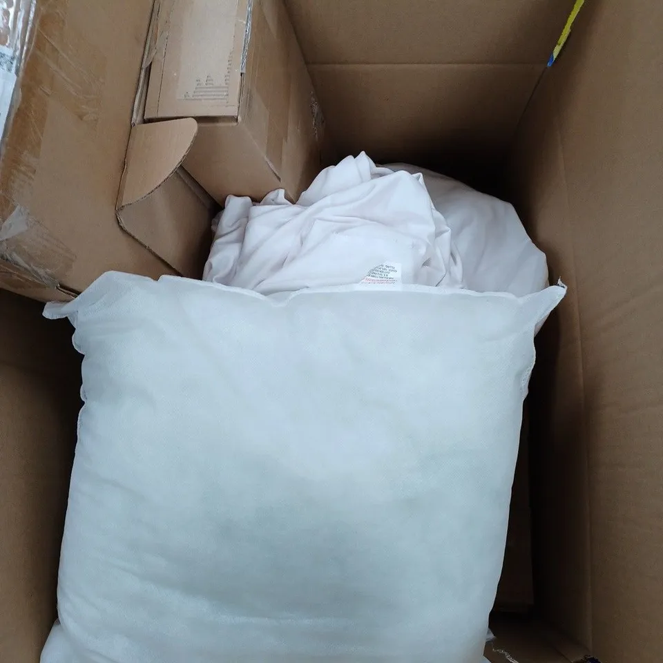 BOX OF APPROXIMATELY 6 ASSORTED ITEMS TO INCLUDE - SILVER WALKING STICK - MEMORY FOAM SPONGE - SMALL SQUARE CUSHION ECT