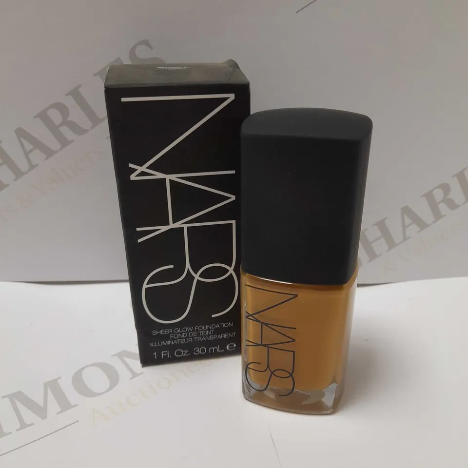 NARS SHEER GLOW FOUNDATION 30ML - MED/DARK 3.3 CARACUS 