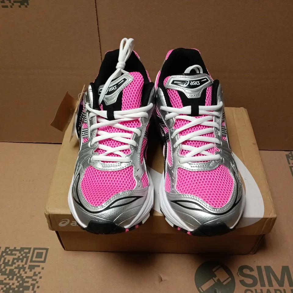BOXED PAIR OF ASICS GEL KAYANO 14 TRAINERS IN SILVER/PINK/BLACK - UK 10