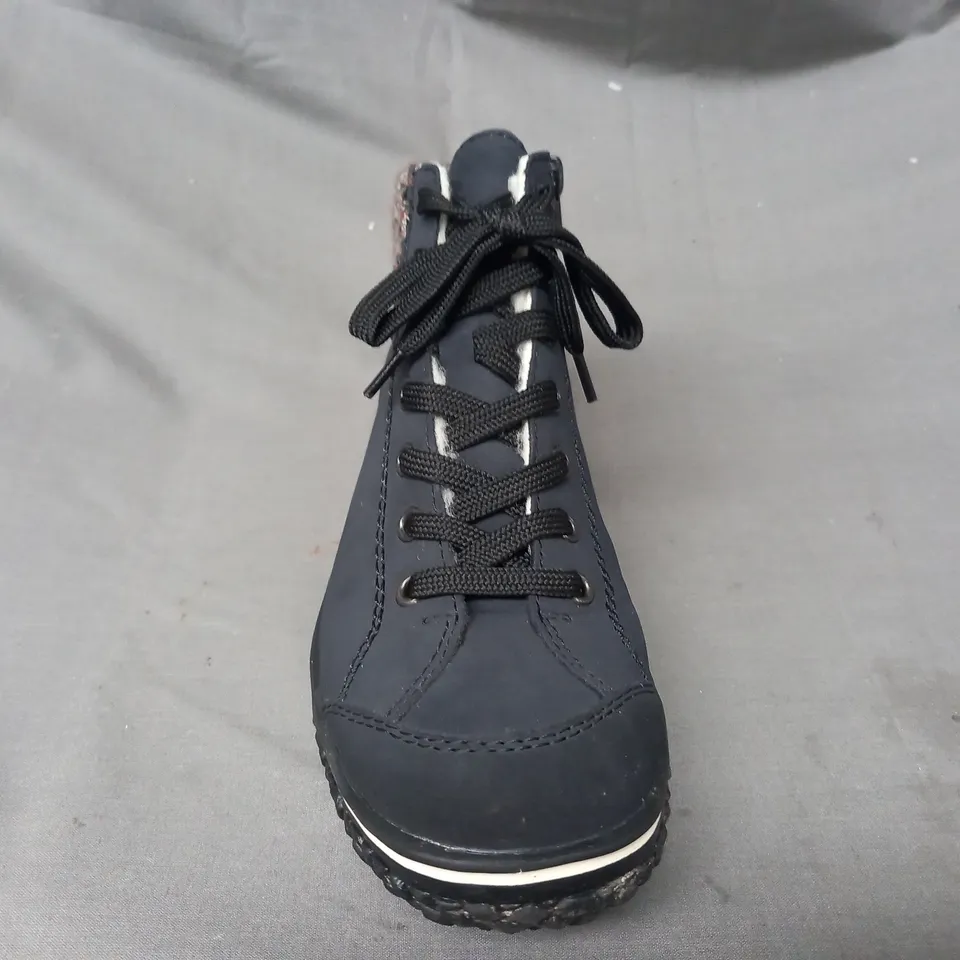 BOXED PAIR OF RIEKER WATER RESISTANT BOOTS IN NAVY SIZE 6