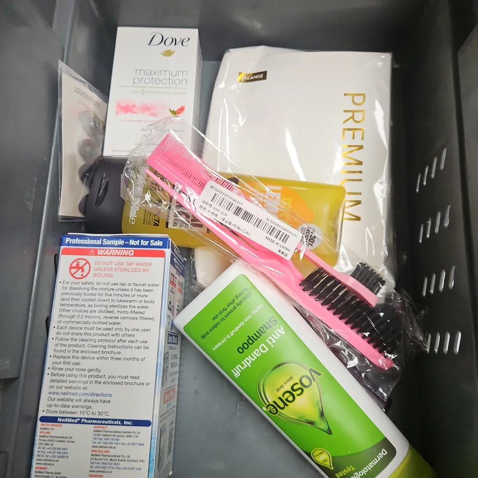 APPROXIMATEY 20 HEALTH AND BEAUTY PRODUCTS TO INCLUDE - ROCK FACE SHOWER GEL - BUFF REVITALISE GEL EYE PATCHES - GROWN ALCHEMIST AGE-REPAIR INTENSIVE MOISTURISER - ETC