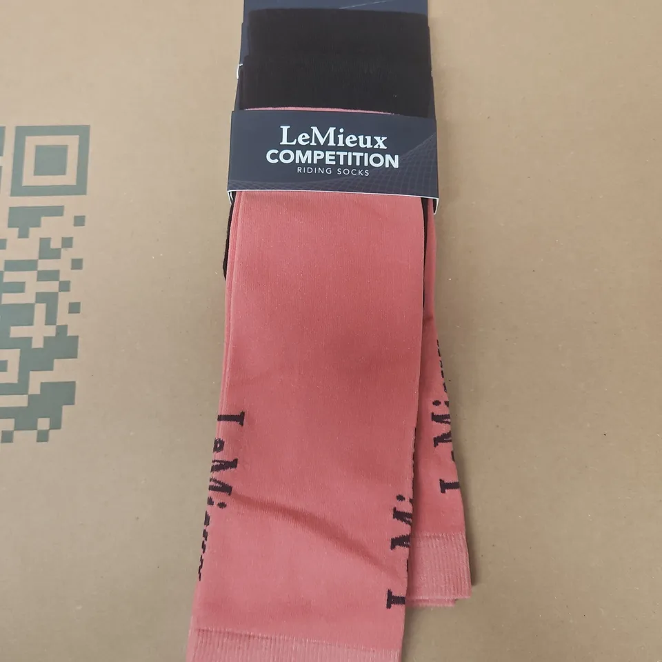LE MIEUX COMPETITION RIDING SOCKS IN CRANBERRY (2 PACK) - MEDIUM