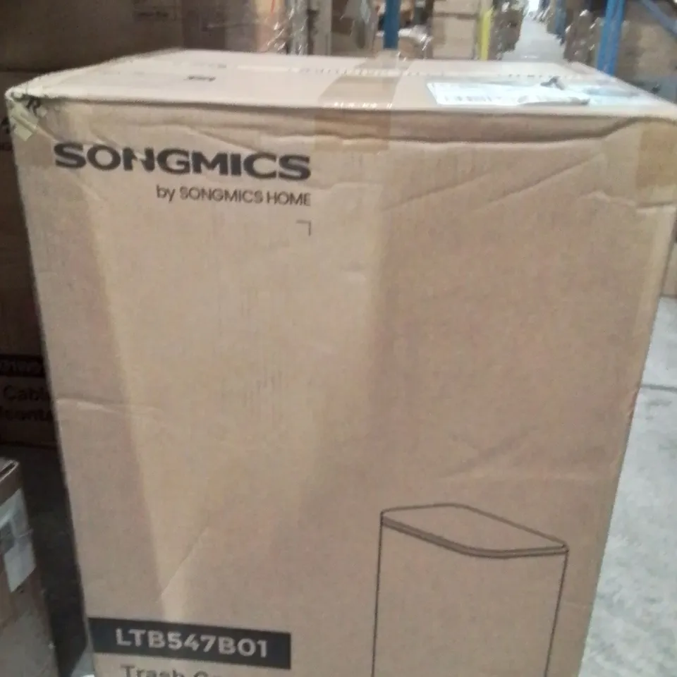 BOXED SONGMICS TRASH CAN