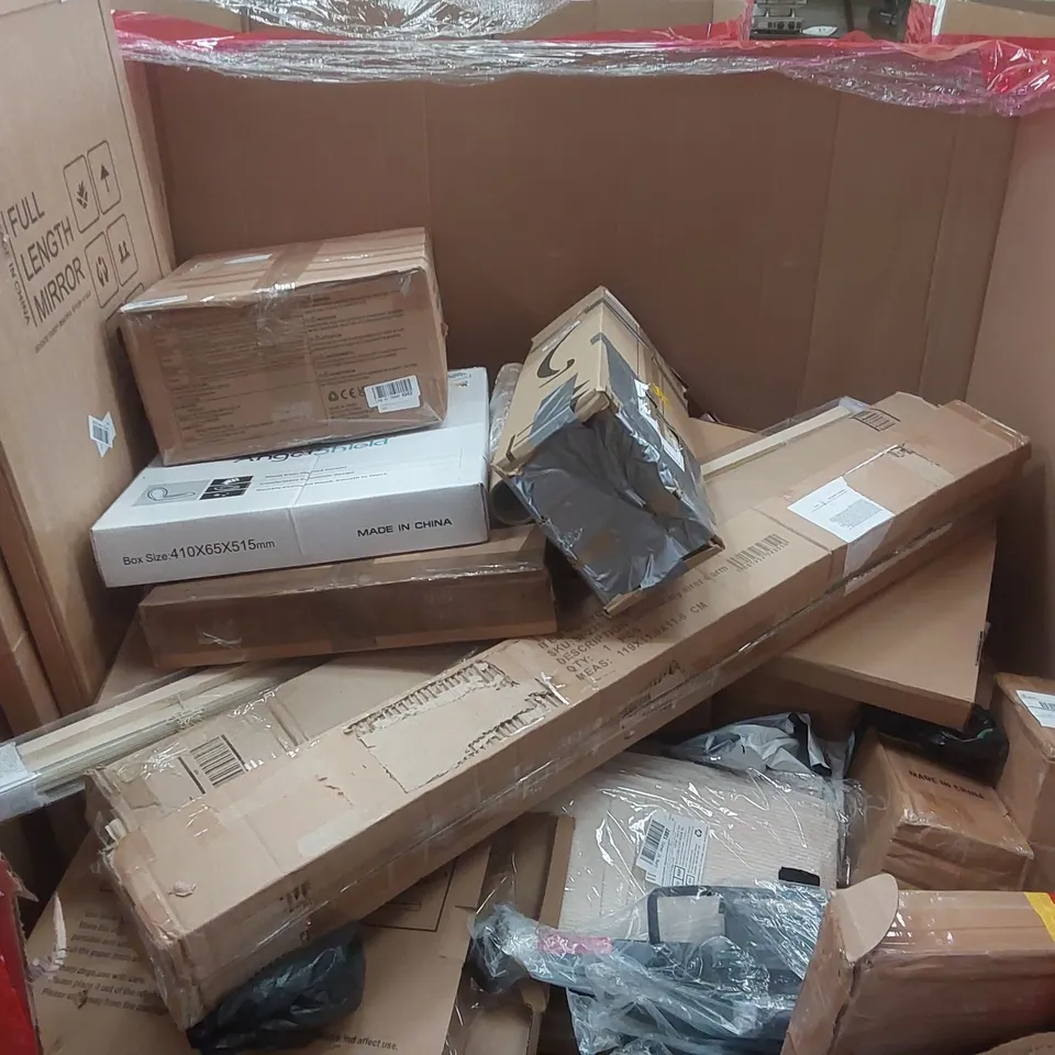 PALLET CONTAINING A LARGE QUANTITY OF ASSORTED ITEMS INCLUDING: HIKING STICK, BISINNA XL SLEEPING BAG, KIDS TRICYCLE, BLINDS, FULL-LENGTH MIRROR ECT