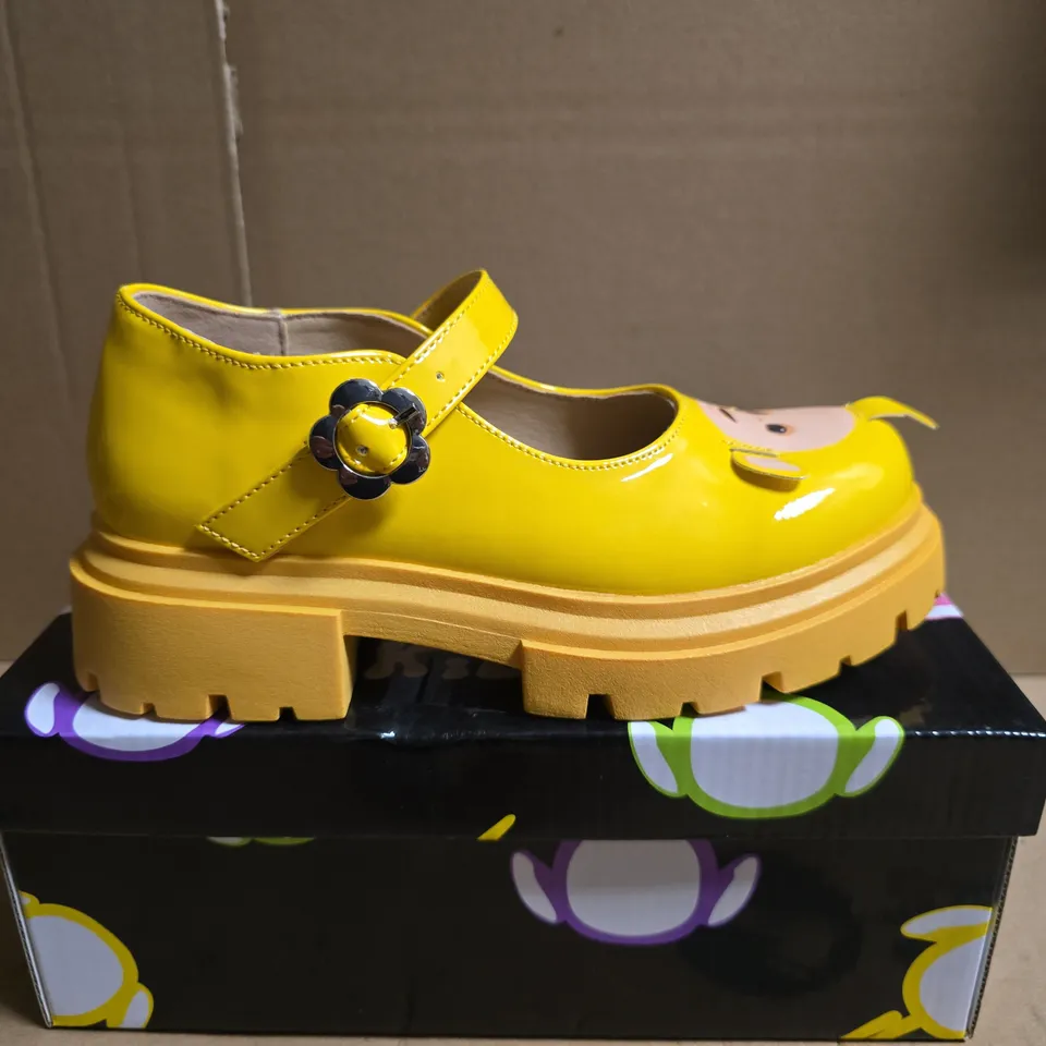 BOXED PAIR OF KOI LA LA TELETUBBIES KIDZ MARY JANES – YELLOW, UK SIZE 1K