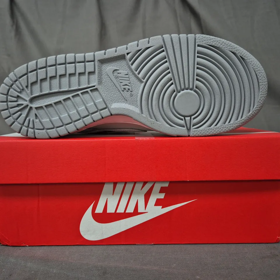 BOXED PAIR OF NIKE DUNK LOW SHOES IN GREY UK SIZE 5.5