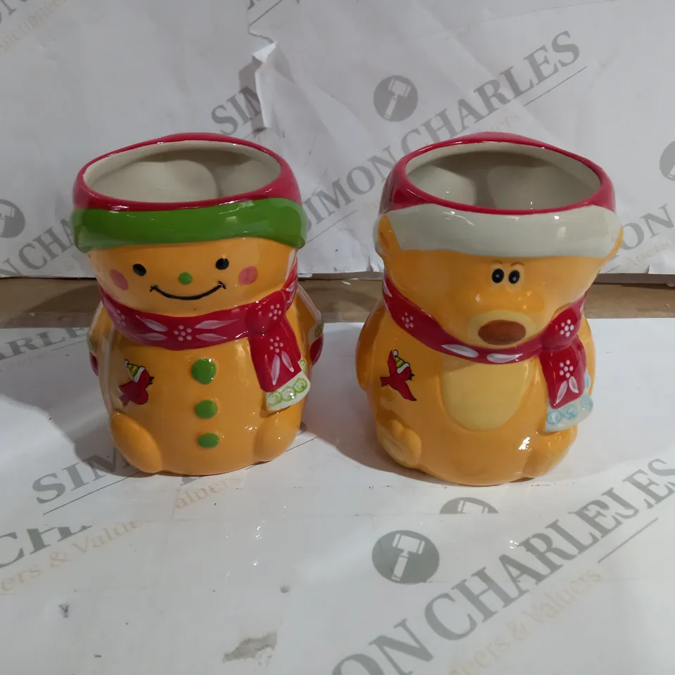SET OF 2 CHRISTMAS THEMED MUGS