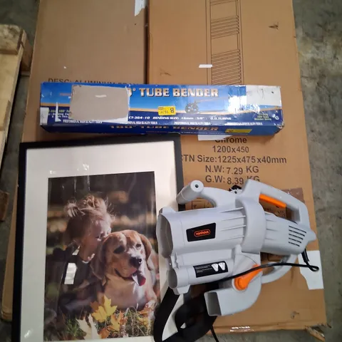 PALLET CONSISTING OF A LARGE QUANTITY OF ASSORTED HOUSEHOLD AND ELECTRICAL PRODUCTS AND ACCESSORIES TO INCLUDE;