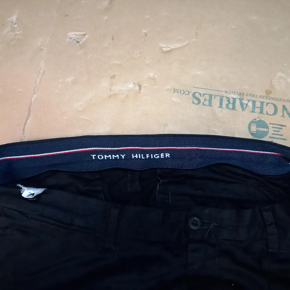 MENS BLACK TOMMY HILFIGER JEANS SIZE UNSPECIFIED