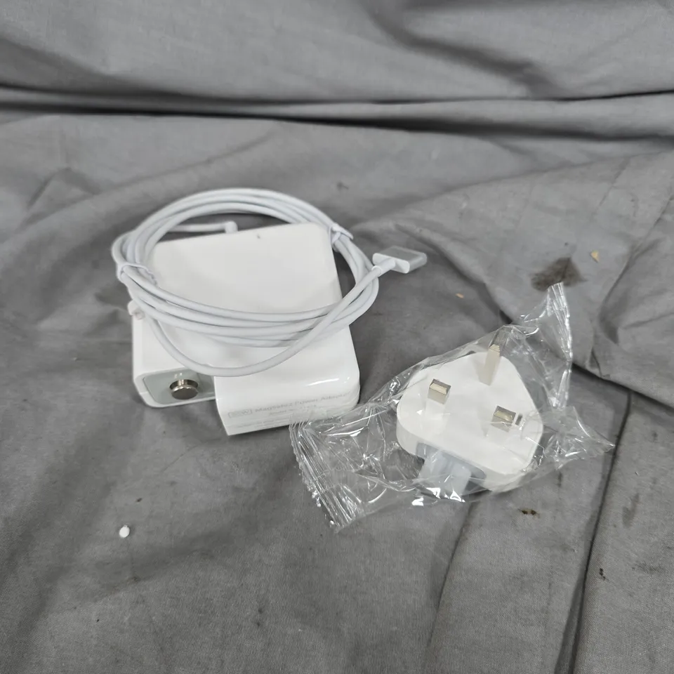 30 X 85W MAGSAFE 2 REPLACEMENT POWER ADAPTERS 