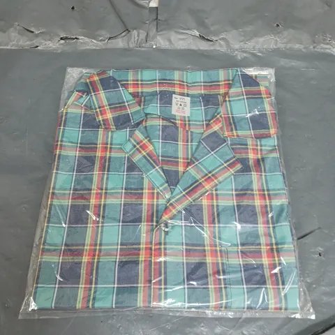 APPROXIMATELY 50 CHECK NIGHT SHIRTS IN GREEN SIZE M