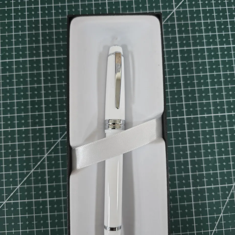 CROSS WHITE LACQUER BALLPOINT PEN – PRESENTATION BOX