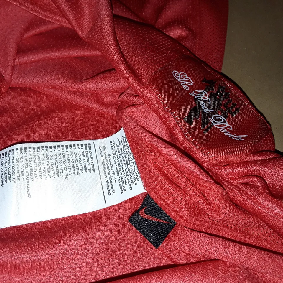 MANCHESTER UNITED LONG SLEEVE FOOTBALL SHIRT - M