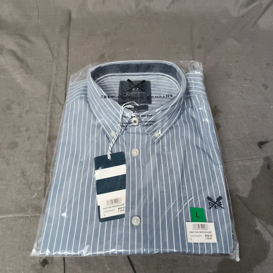 CREW CLOTHING COMPANY SLIM FIT FINE STRIPE POPLIN SHIRT – SIZE L