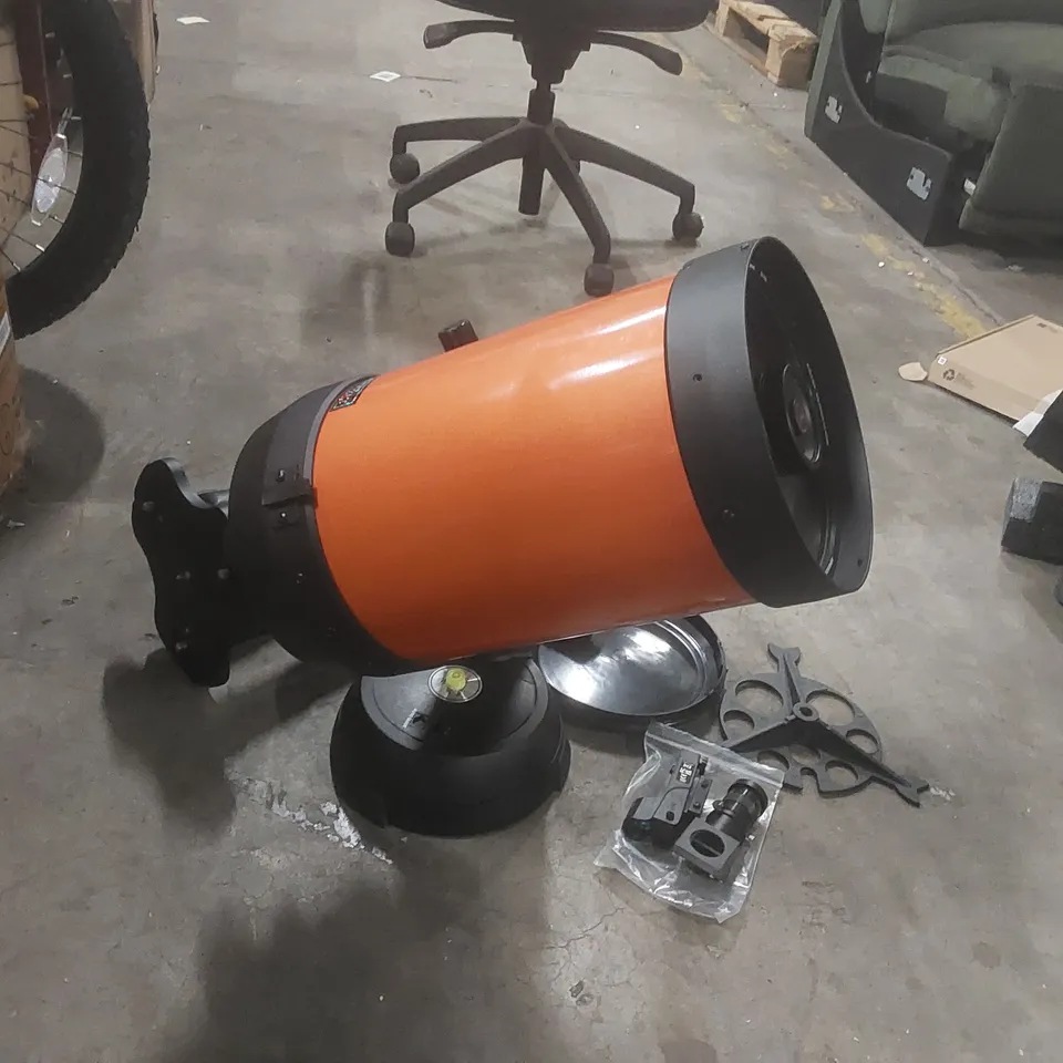 BOXED CELESTRON NEXSTAR 8SE COMPUTERISED TELESCOPE