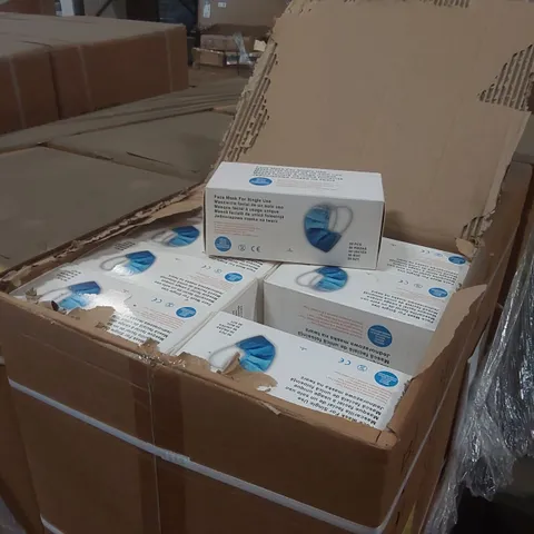 PALLET CONTAINING A VERY LARGE QUANTITY OF MEDICAL FACE MASKS