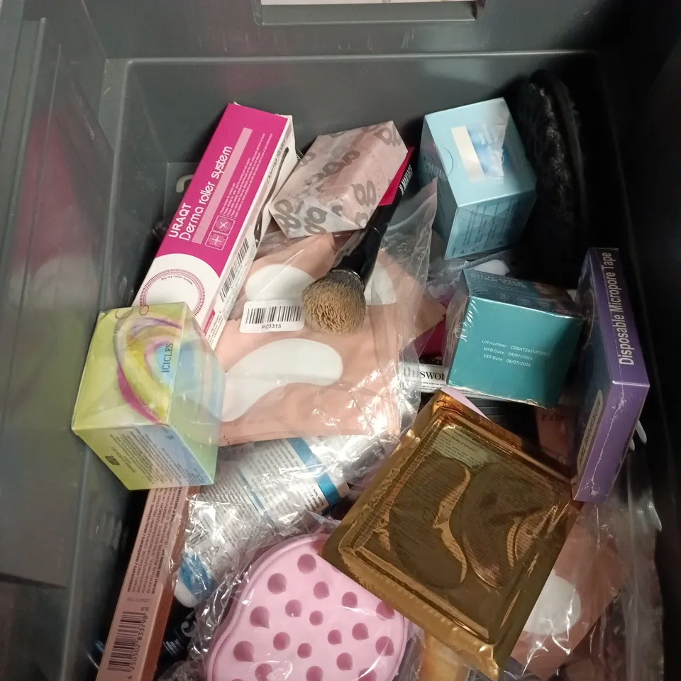 APPROXIMATEY 20 ASSORTED HEALTH AND BEAUTY PRODUCTS TO INCLUDE - BARE NUTS HAIR REMOVAL CREAM - ALWAYS DISCREET PADS AND ACNE.ORG TREATMENT