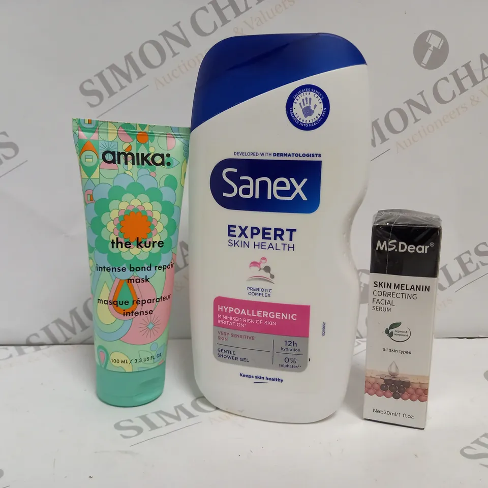 APPROXIMATELY 10 ASSORTED HEALTH AND BEAUTY PRODUCTS TO INCLUDE SANEX SHOWER CREAM, AMIKA THE KURE INTENSE BOND REPAIR MASK, MS DEAR FACIAL SERUM 