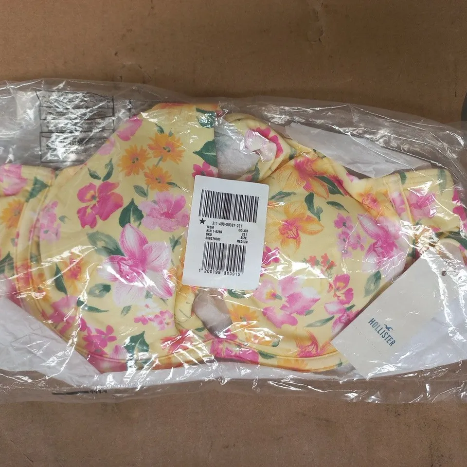 BAGGED HOLLISTER BIKINI TOP IN YELLOW/MULTI SIZE MEDIUM