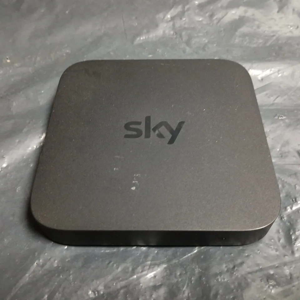 SKY IP061-EF-ANT STREAM PUCK