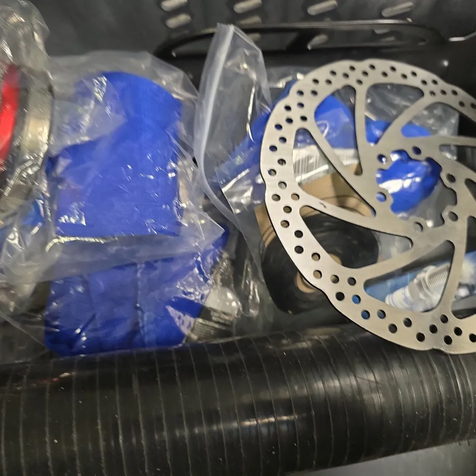 APPROXIMATELY 7 ASSORTED ITEMS TO INCLUDE - INNER TUBE , V-VAXY CAR SCRATCH REPIAR WAX ETC