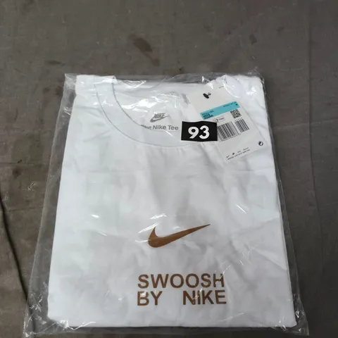 NIKE SWOOSH BY NIKE WHITE T‑SHIRT - SIZE M