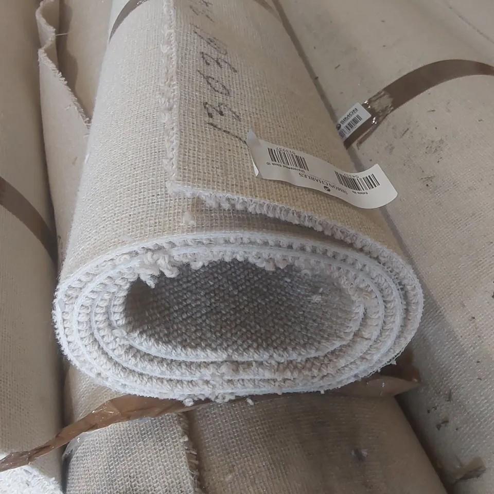 ROLL OF QUALITY BEACHCOMBER SAND CARPET - APPROXIMATELY 5 x 2.14m