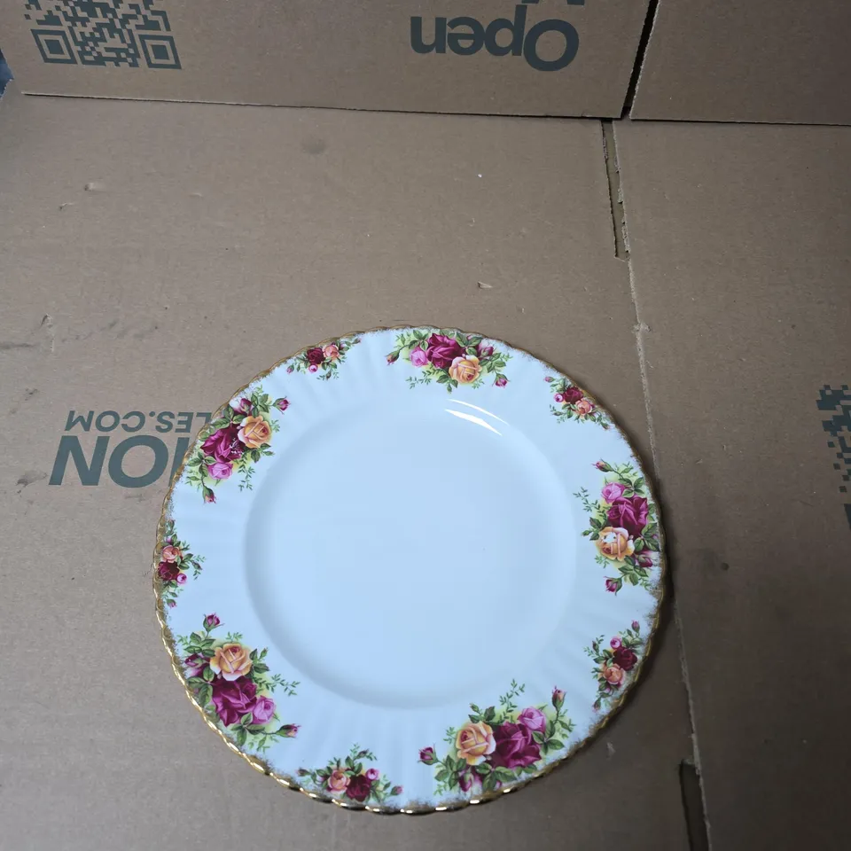 ROYAL ALBERT OLD COUNTRY ROSES PLATE – BONE CHINA, ENGLAND