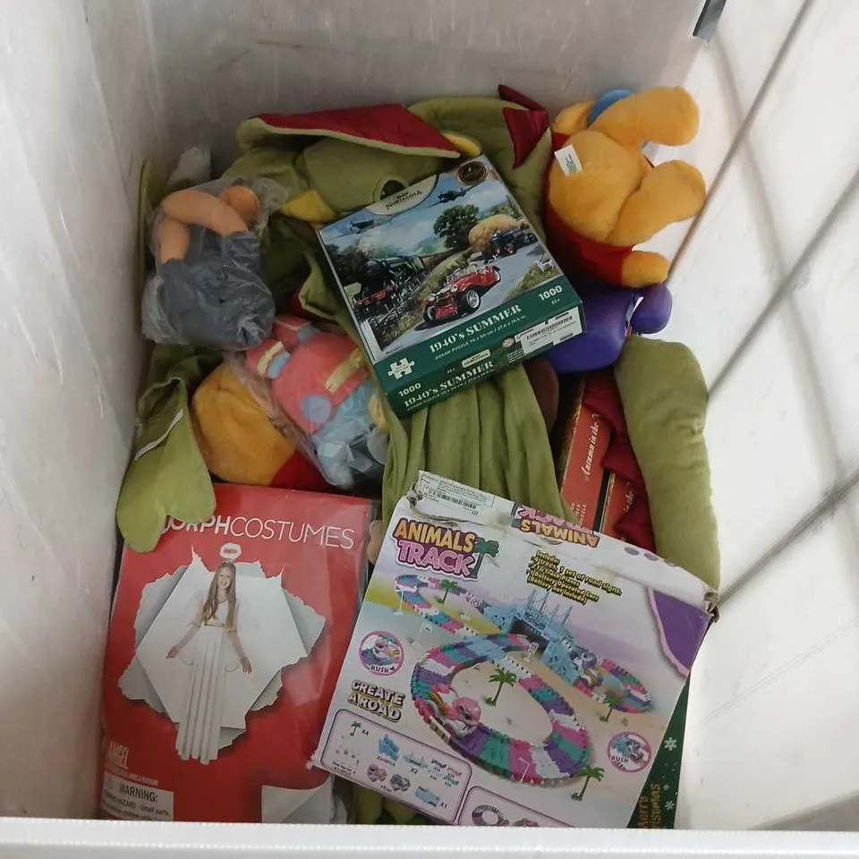 LARGE QUANTITY OF ASSORTED TOYS AND ACCESSORIES