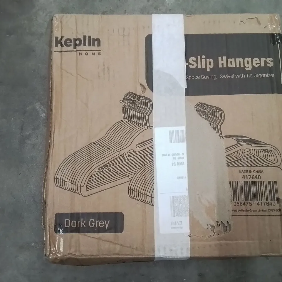 KEPLIN - NON SLIP HANGERS DARK GREY