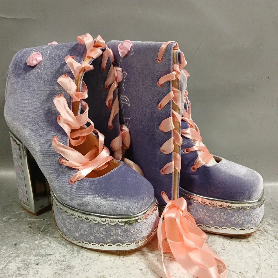 BOXED PAIR OF KOI GUILTLESS GHOST LACE UP PLATFORM LONG BOOTS IN LILAC SIZE UK 6