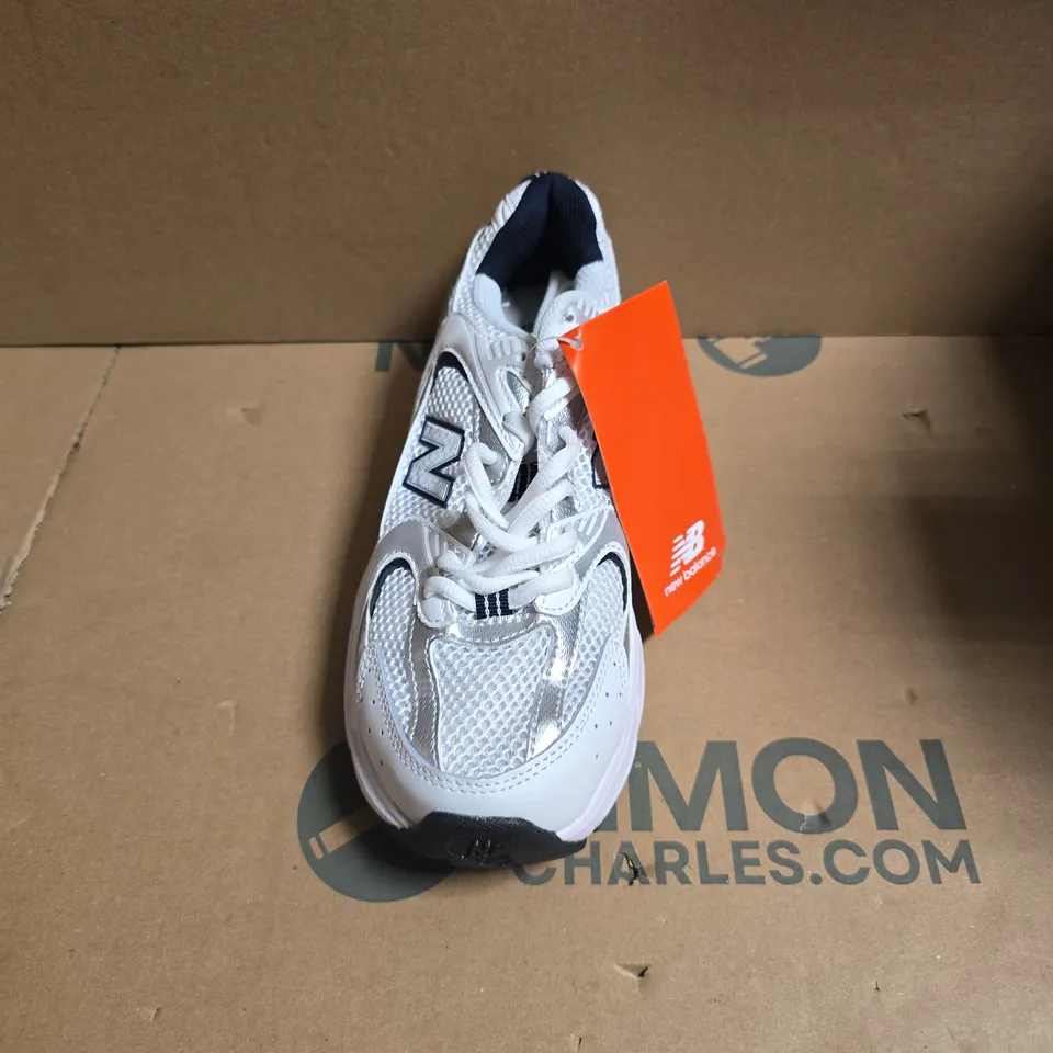 NEW BALANCE TRAINERS – WHITE/GREY, MESH UPPER UK 6
