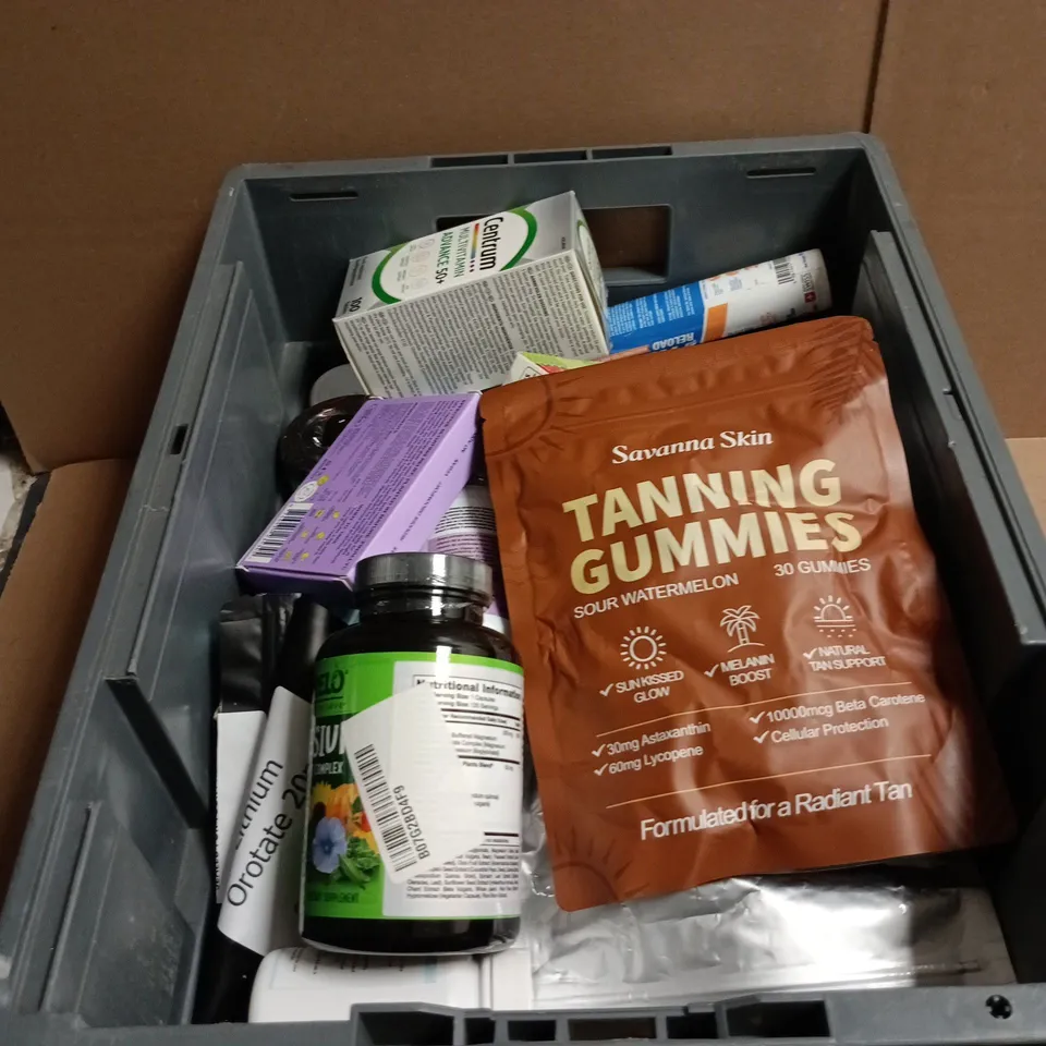TOTE OF APPROXIMATELY 25 ASSORTED VITAMIN/SUPPLEMENT RELATED PRODUCTS TO INCLUDE TANNING GUMMIES, CENTRUM, A DOSE FOR BLOATING, BOOTS VIT C, WELLNESS NMN ETC