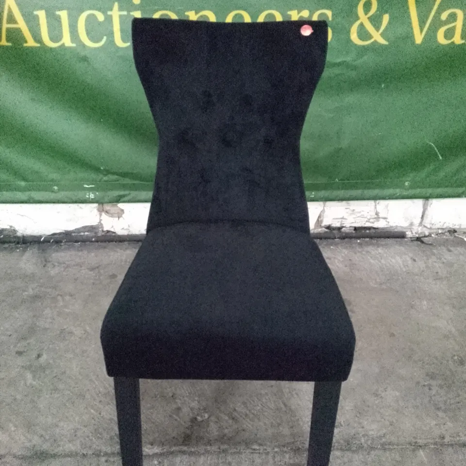 KENSINGTON BLACK VELVET BUTTON BACK DINING CHAIR WITH BLACK LEG