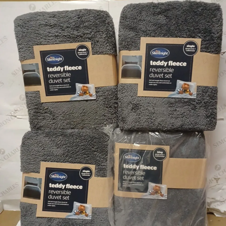 BRAND NEW LOT OF 4 SILENTNIGHT TEDDY FLEECE REVERSIBLE DUVET SETS (3 SINGLES, 1 KING