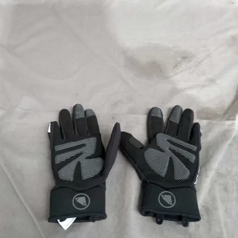 BLACK SPORTS GLOVES WITH VELCRO WRISTS – PAIR