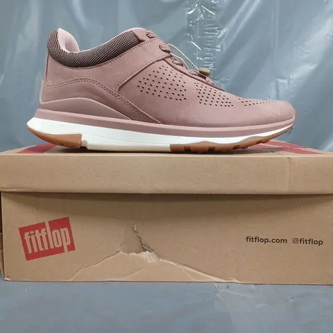 BOXED PAIR OF FITFLOP VITAMIN SPORTS SNEAKERS IN DUSKY PINK SIZE UK 6