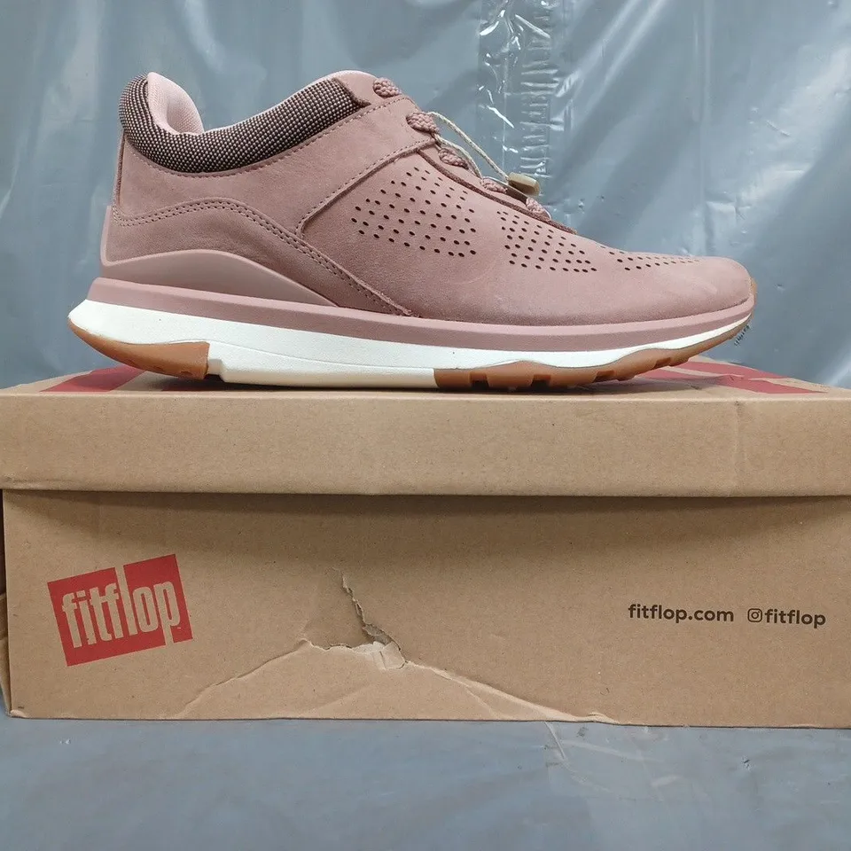 BOXED PAIR OF FITFLOP VITAMIN SPORTS SNEAKERS IN DUSKY PINK SIZE UK 6