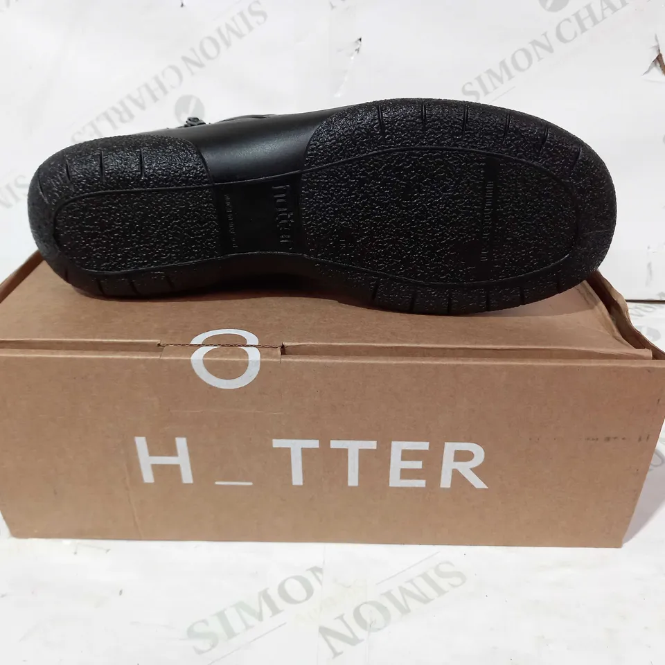 BOXED PAIR OF HOTTER MURMUR ZIP UP SHOES IN BLACK UK SIZE 8